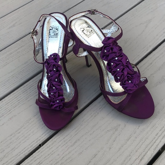 Heels - Picture 3 of 8